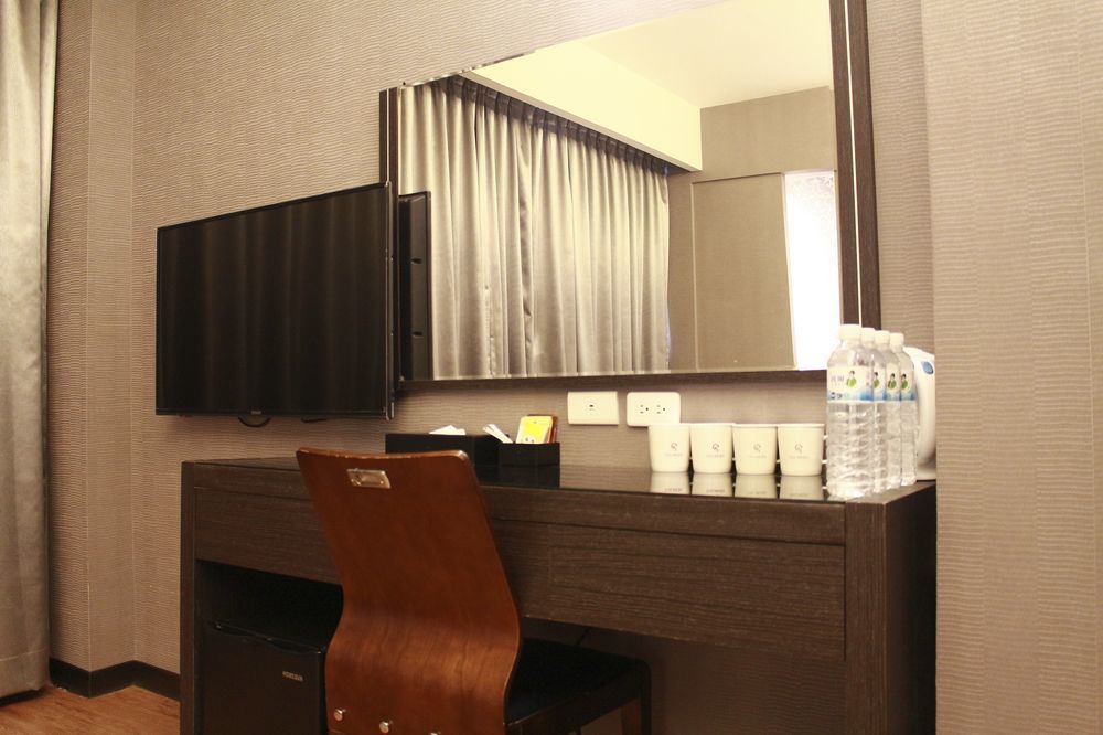 Military 75 Hotel Taichung Exterior foto