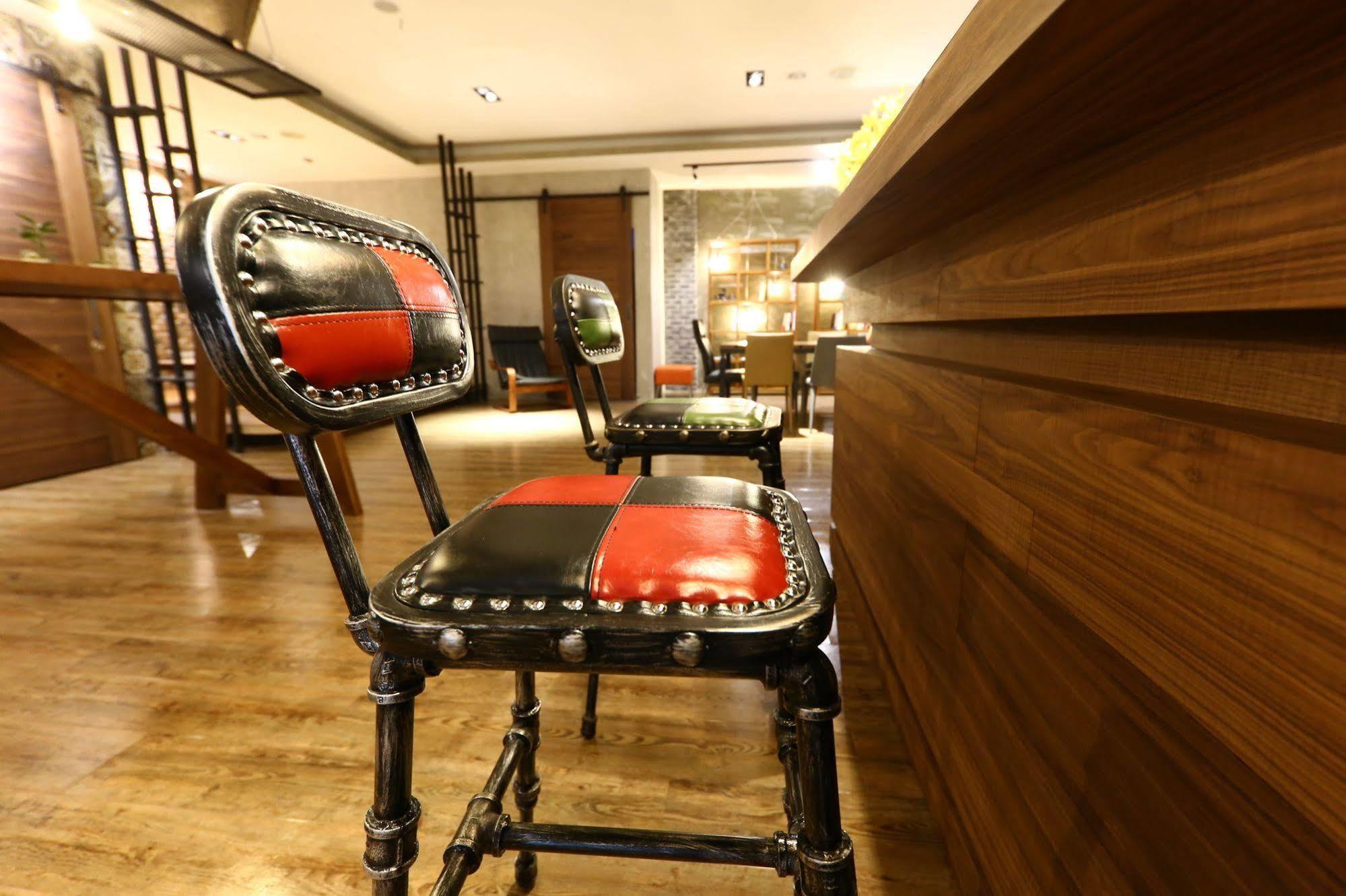 Military 75 Hotel Taichung Exterior foto