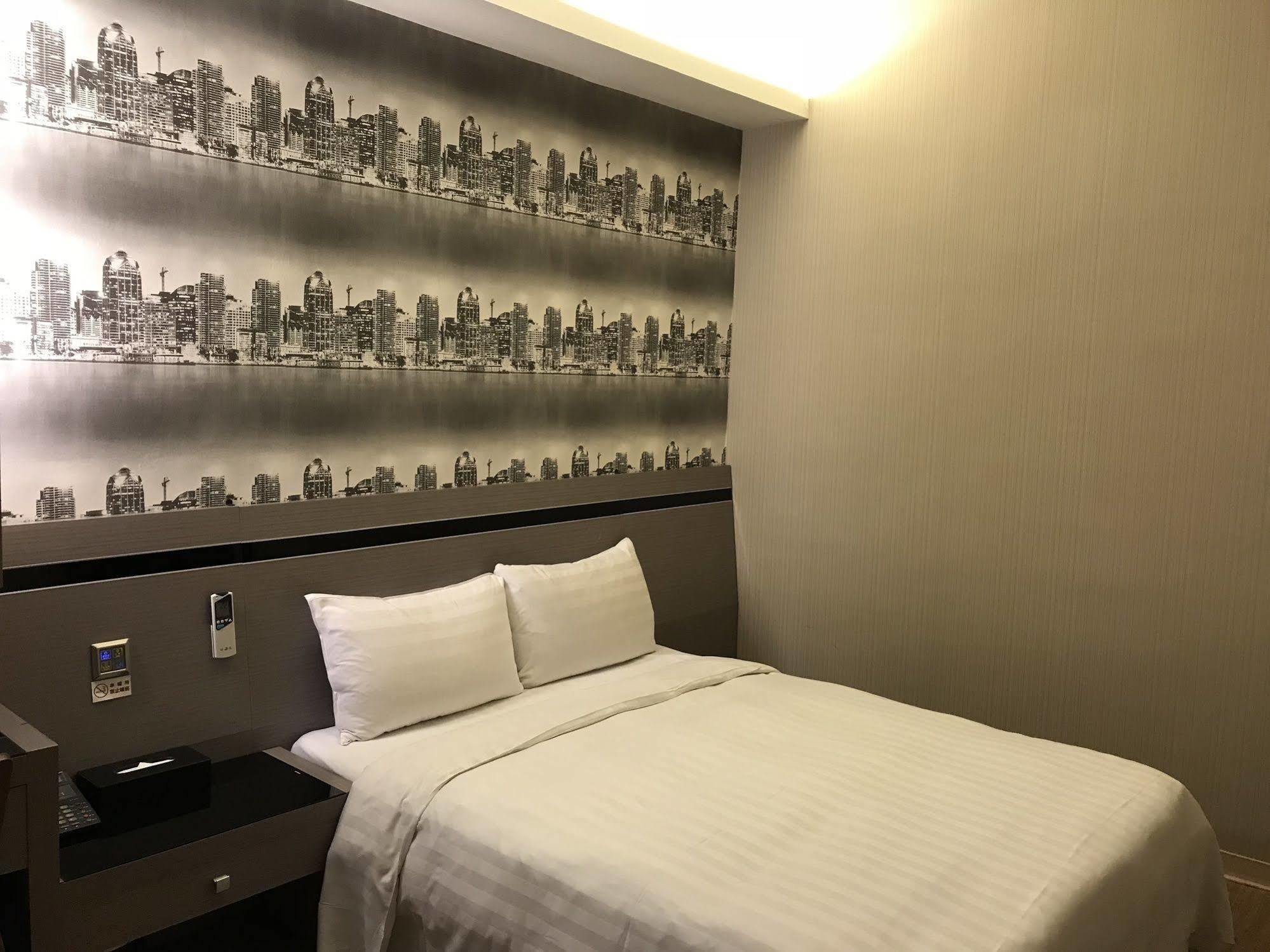 Military 75 Hotel Taichung Exterior foto